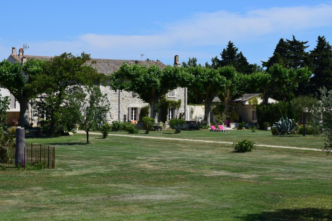La Bastide Des Amouriers Caumont-sur-Durance Exterior photo
